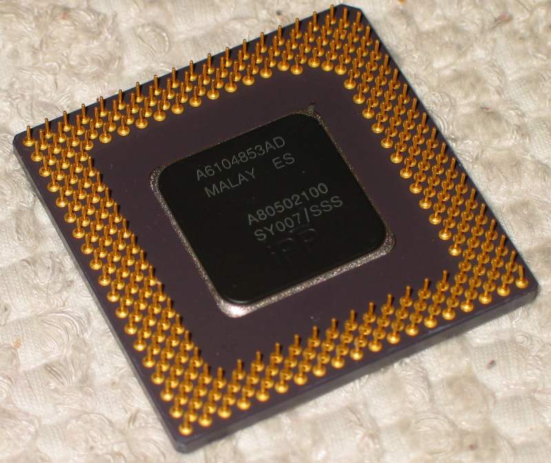 Procesor Intel Pentium (widok od dołu) 