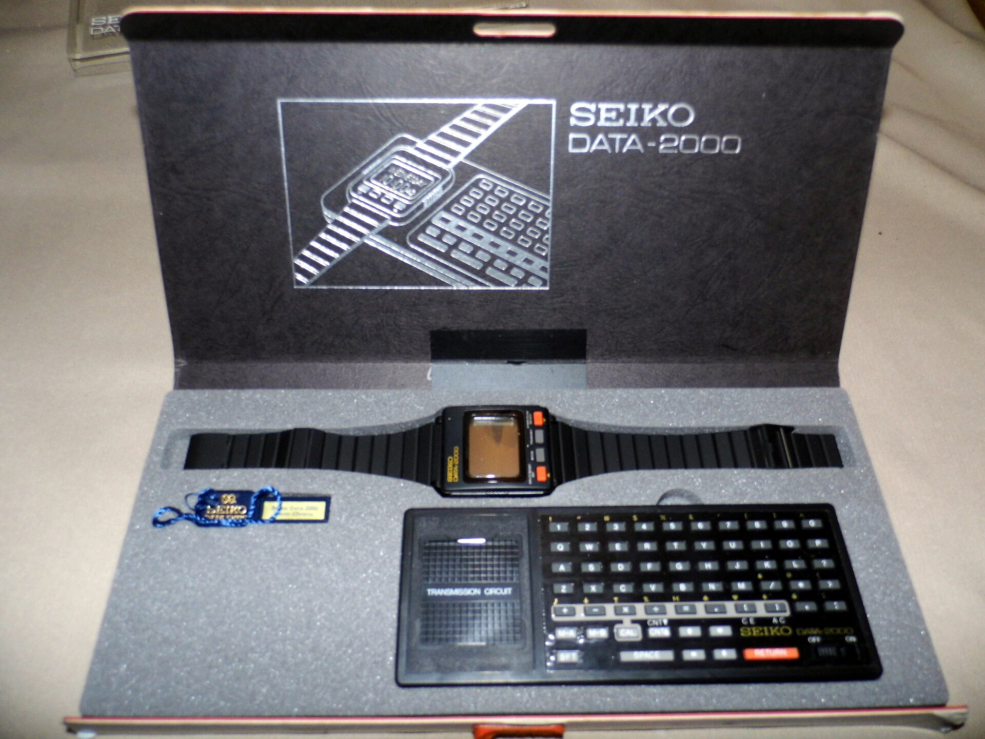 Seiko Data-2000 ze stacją dokującą z roku 1984 
